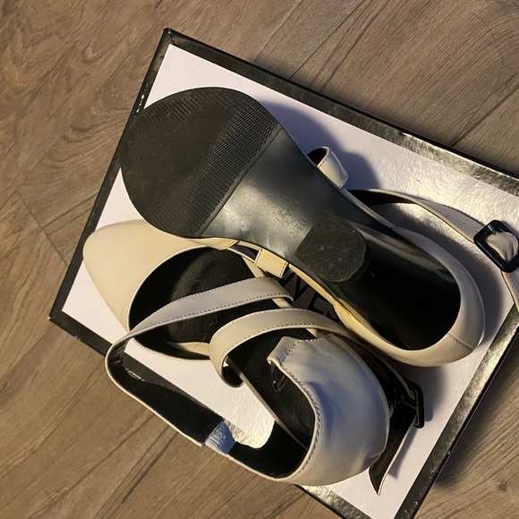 Korean brand white heels! - Picture 3 of 6